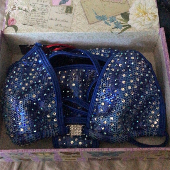 Competition bikini - Picture 2 of 3